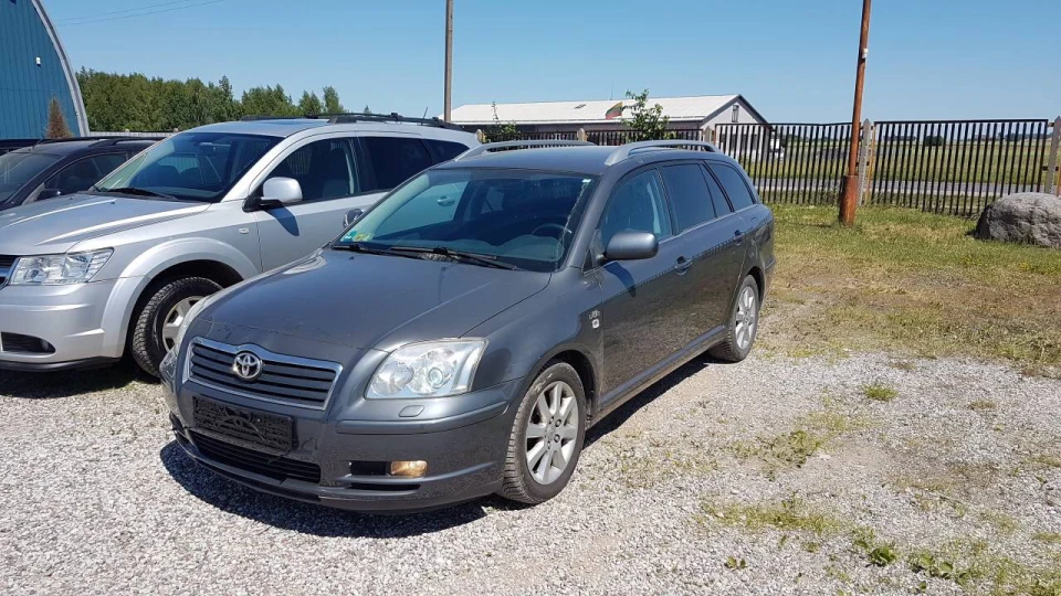 Toyota Avensis 2.2 TURBO VAGON 2