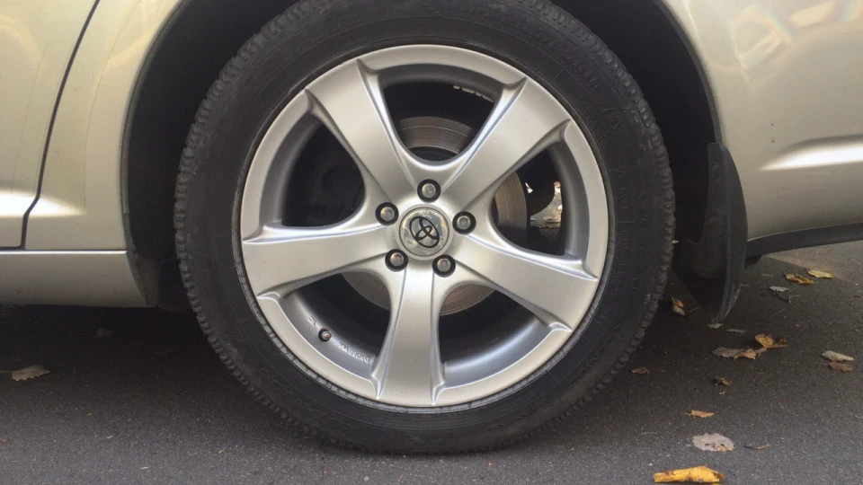 Toyota Avensis 2.4 FSI 3