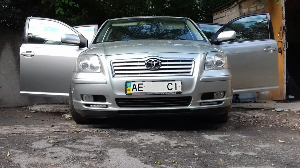 Toyota Avensis 2.4 FSI 5