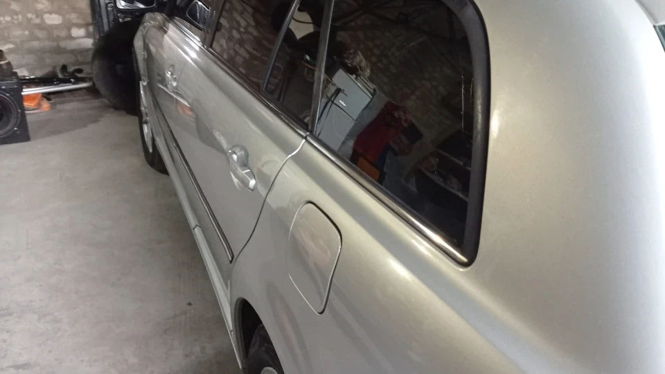 Toyota Avensis AZT251L-AWAEHW 2