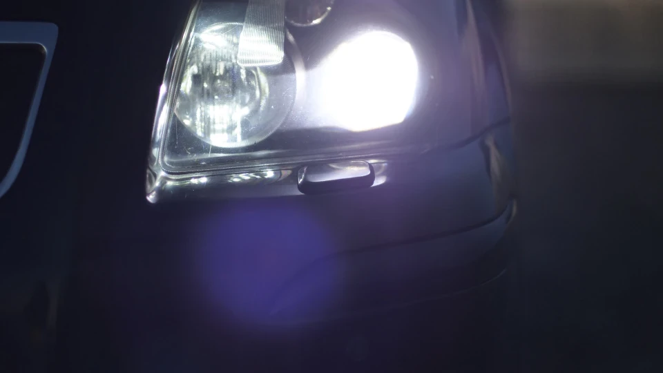 Toyota Avensis Чорний віник)) 3