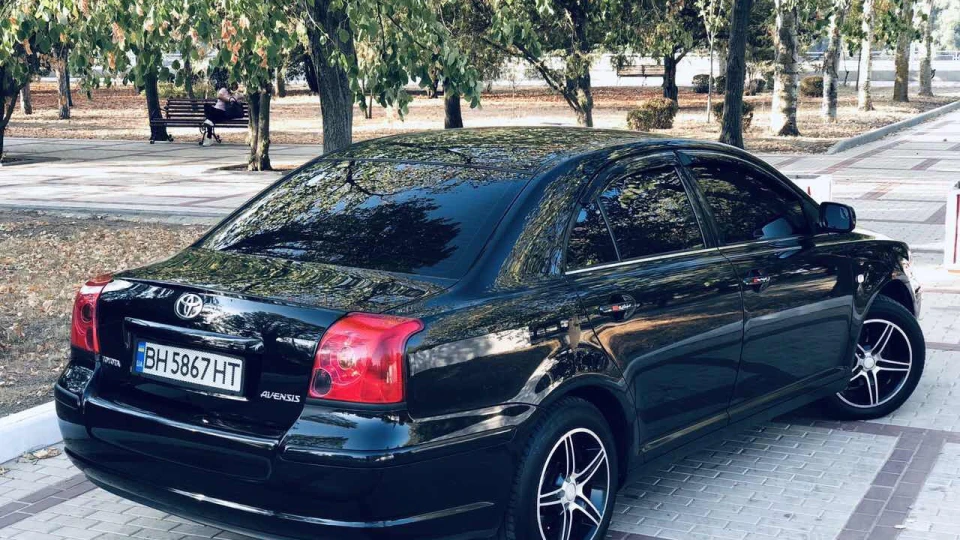 Toyota Avensis ЧЕРНИК 4