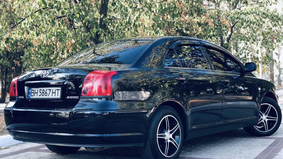 Toyota Avensis ЧЕРНИК 5