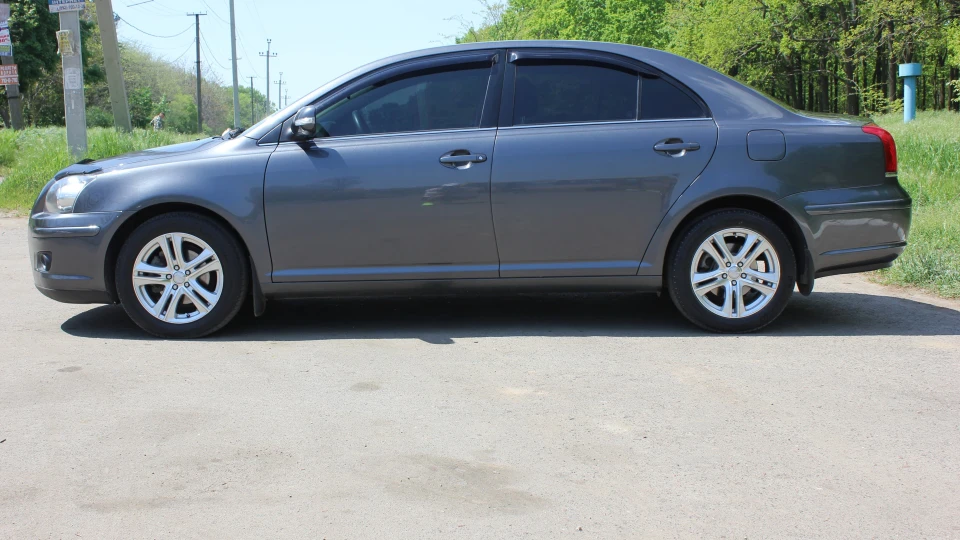 Toyota Avensis Колір мокрий асфальт 3