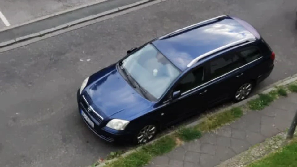 Toyota Avensis DEUTSCHE 3