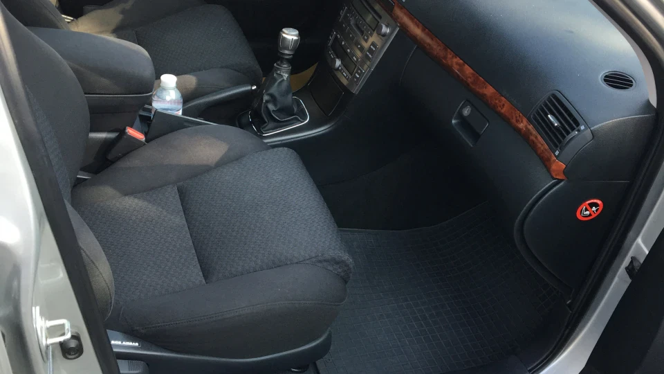 Toyota Avensis Дизельок 3
