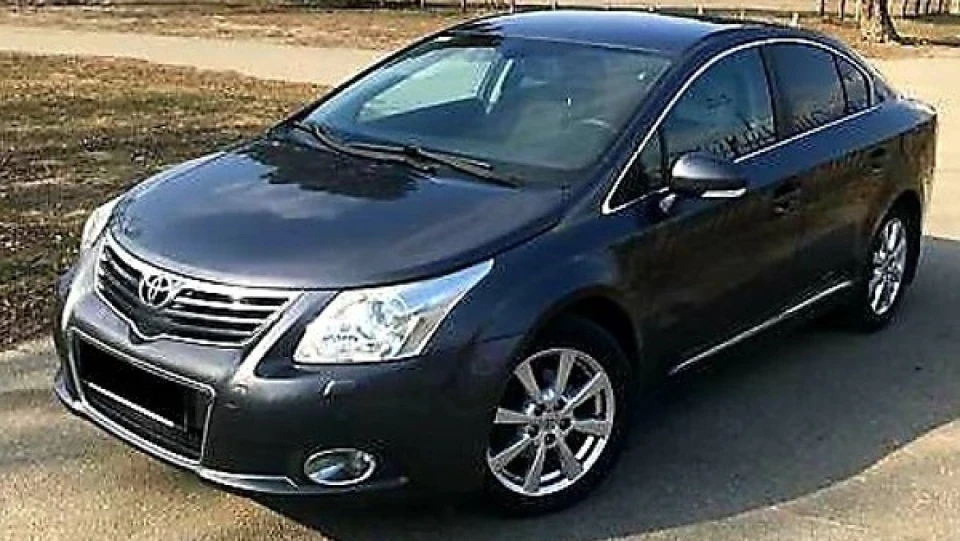 Toyota Avensis лайно лайно