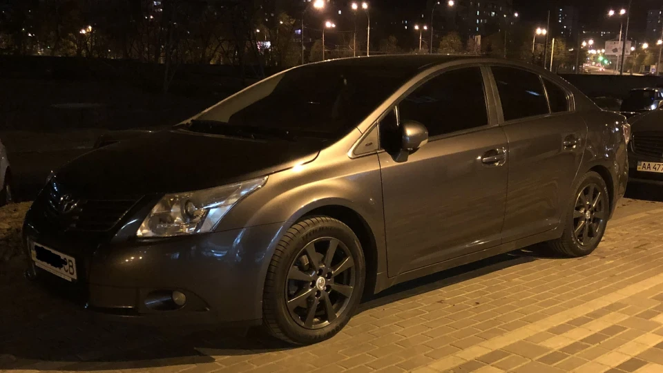 Toyota Avensis Haze