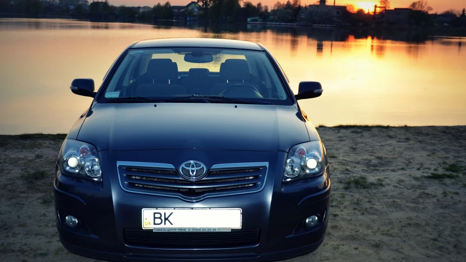 Toyota Avensis =Мокрий асфальт= 4