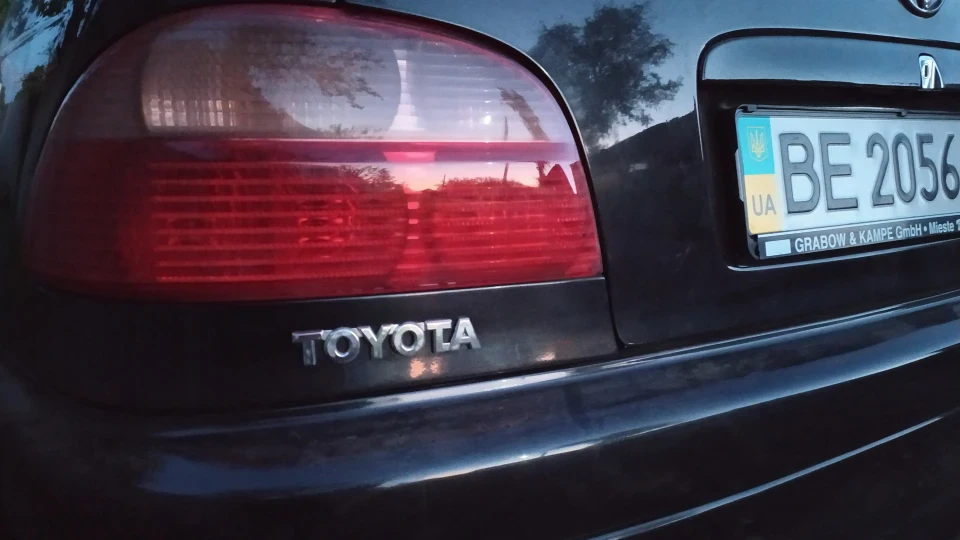 Toyota Avensis Нічна фурія (1AZ-FSE) 4