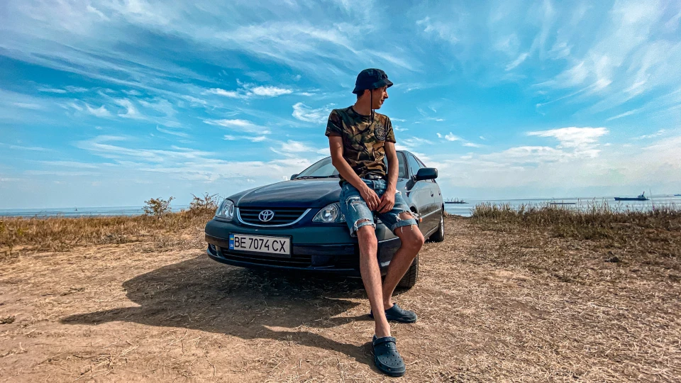 Toyota Avensis Перша 2