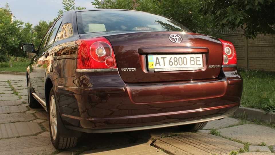 Toyota Avensis POMEGRANATE 4