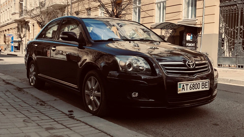Toyota Avensis POMEGRANATE 2
