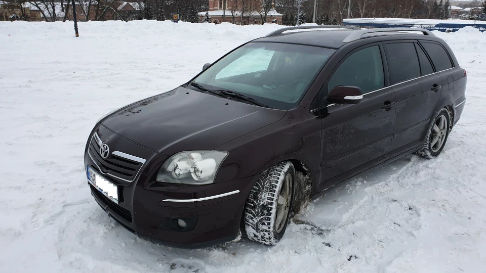Toyota Avensis Гармата ракета =) 2