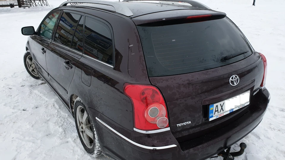 Toyota Avensis Гармата ракета =) 3