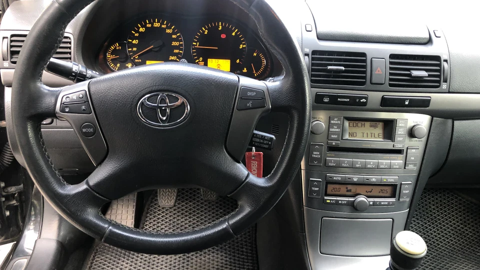 Toyota Avensis Сімейна 4