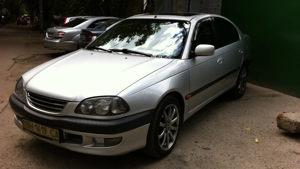 Toyota Avensis Сірий металік 2