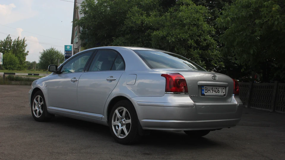 Toyota Avensis Silver