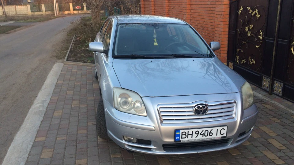 Toyota Avensis Silver 3