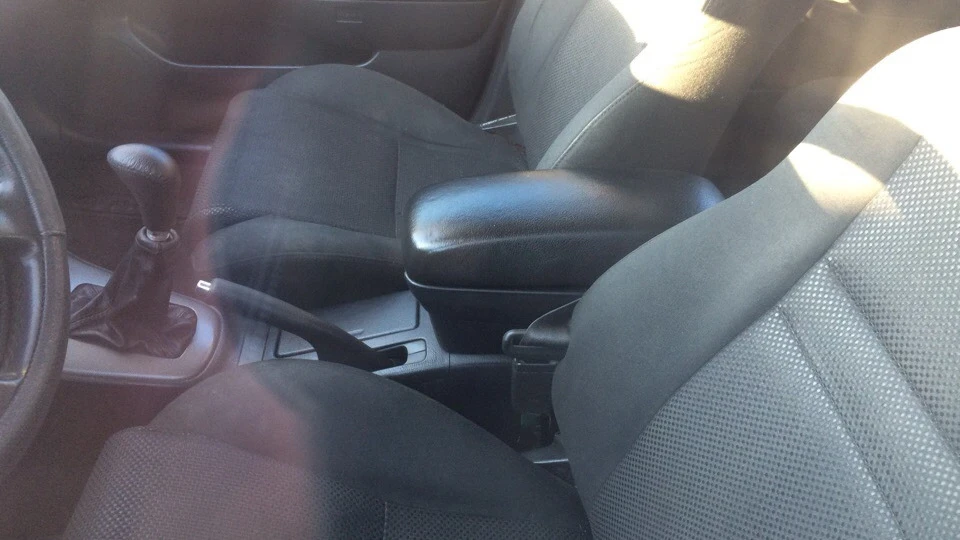 Toyota Avensis Silver 4