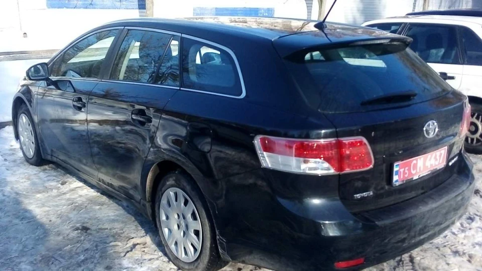 Toyota Avensis Швейна Машинка)
