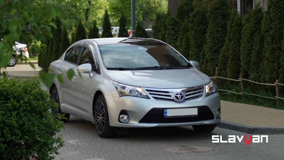 Toyota Avensis > 2