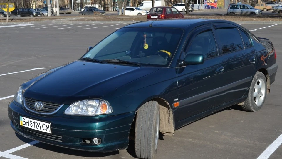 Toyota Avensis завжди брудна 3