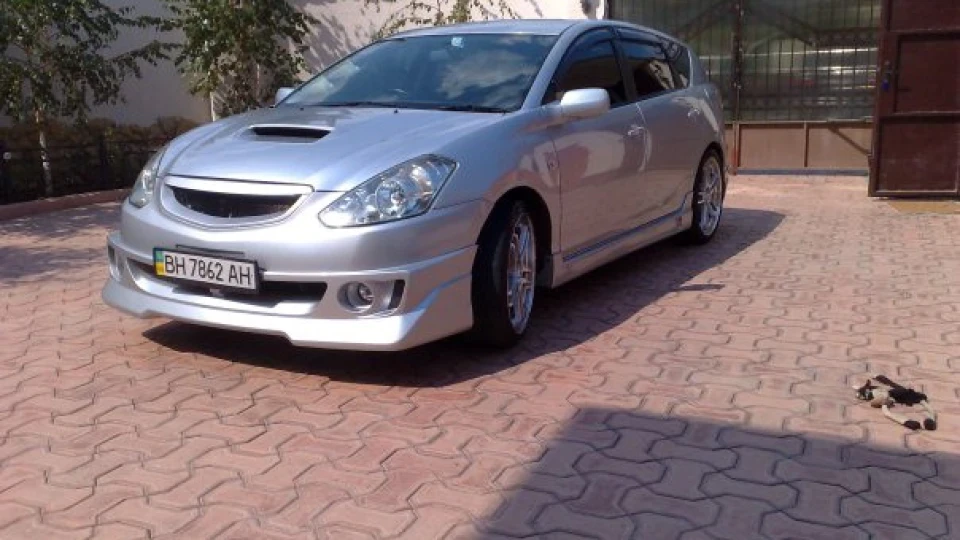 Toyota Caldina 3