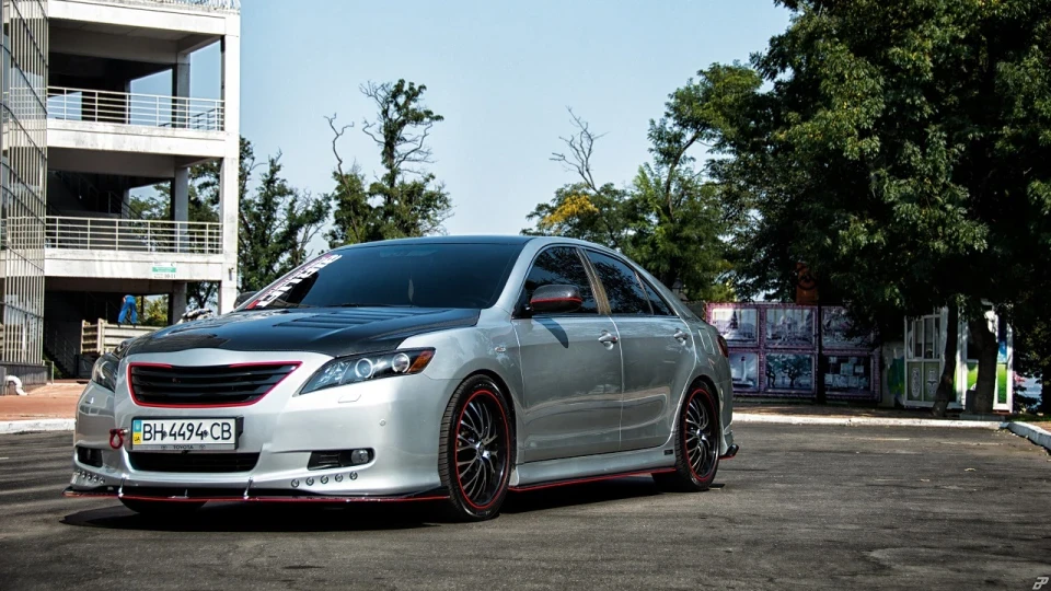 Toyota Camry 4