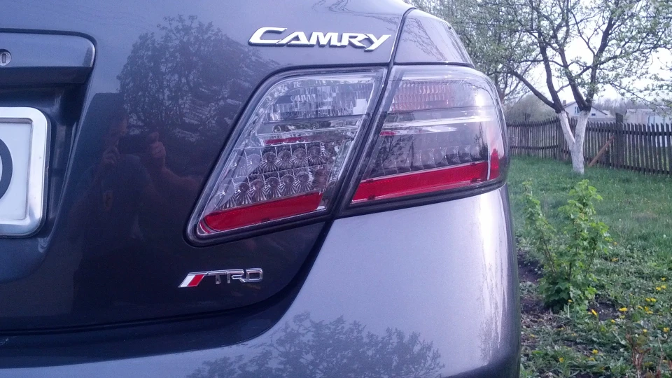 Toyota Camry 4