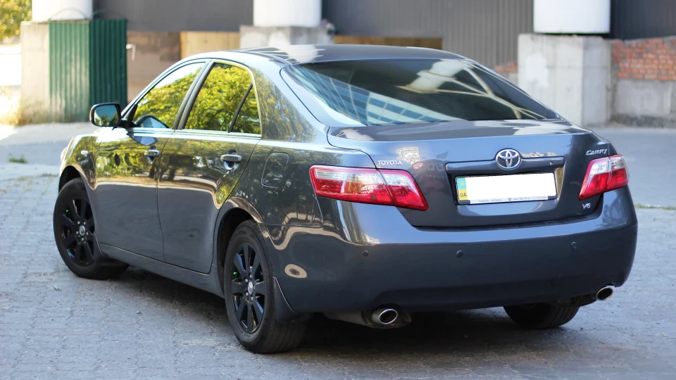 Toyota Camry 2