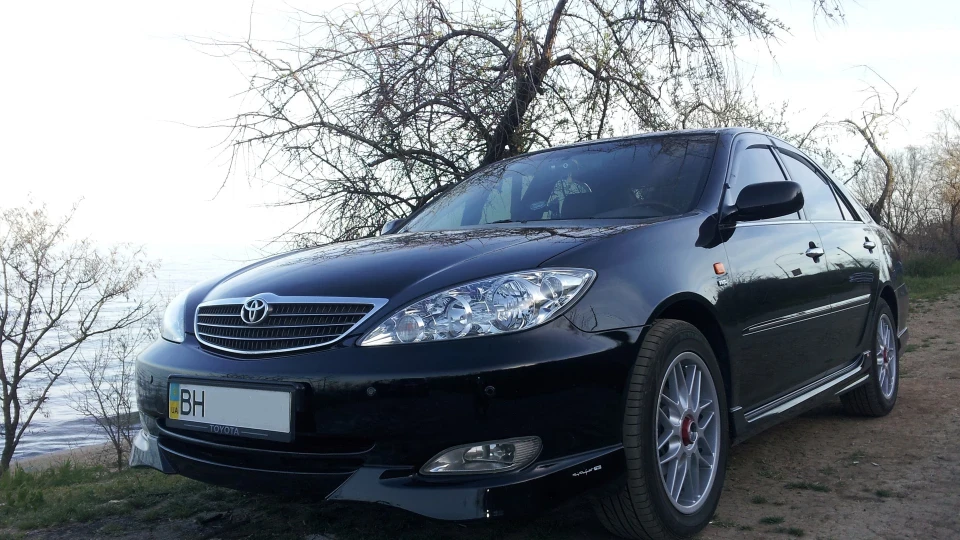 Toyota Camry 2