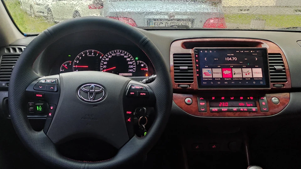 Toyota Camry 2