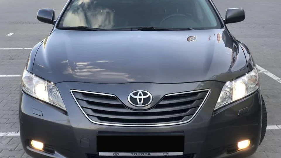 Toyota Camry 3