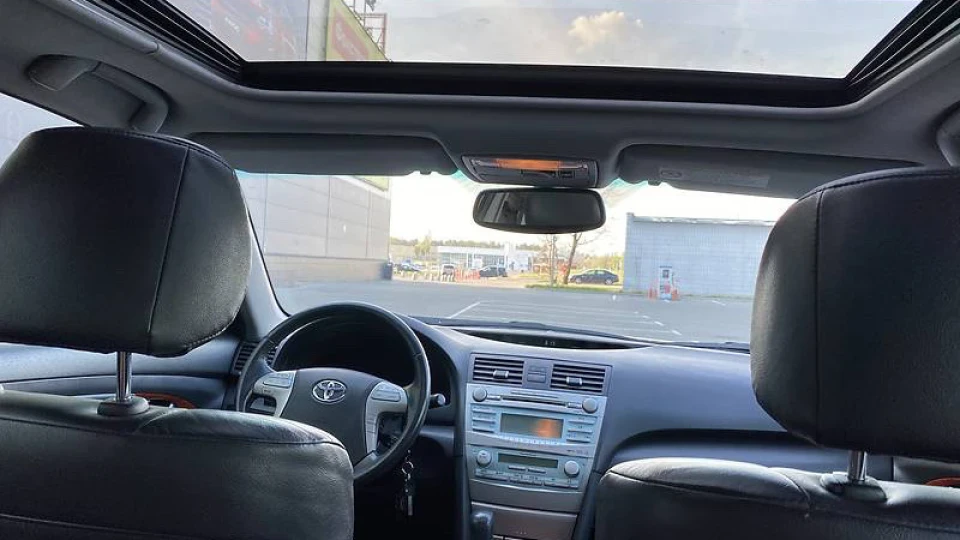 Toyota Camry 5