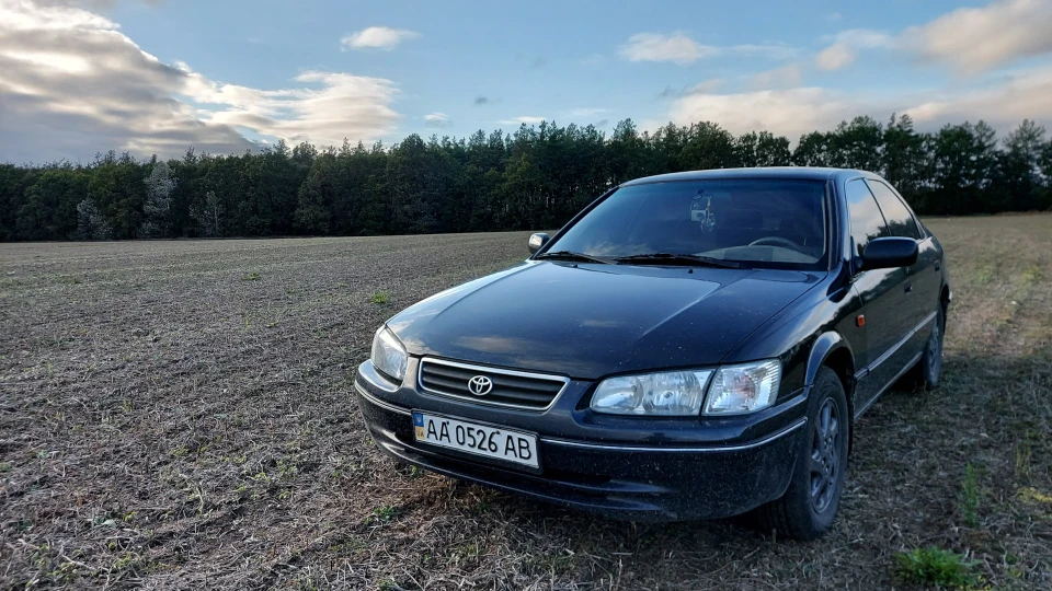 Toyota Camry 3