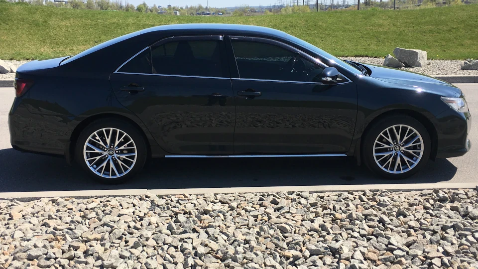 Toyota Camry 4