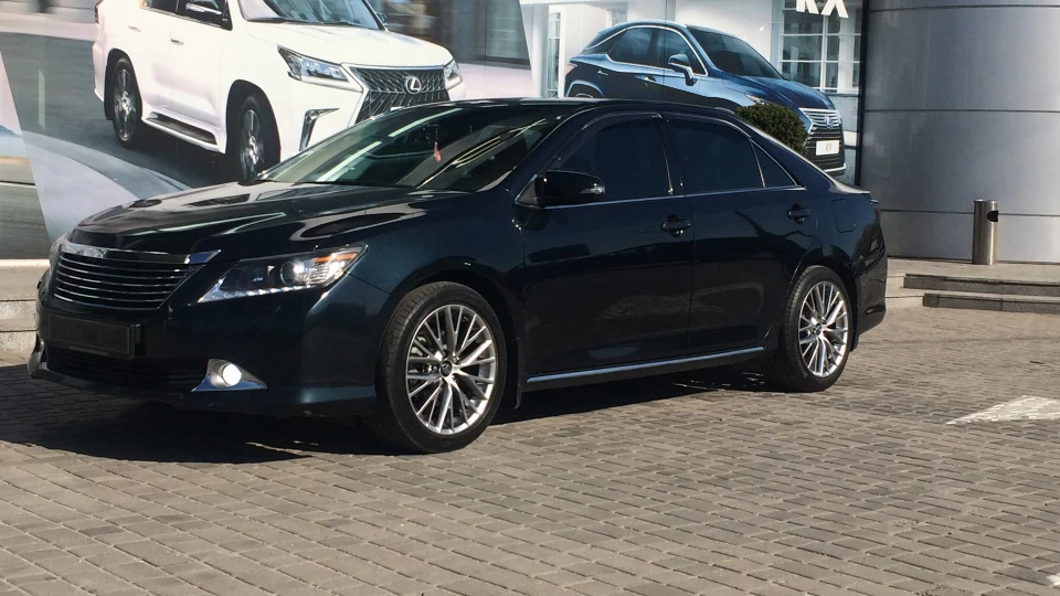 Toyota Camry 5