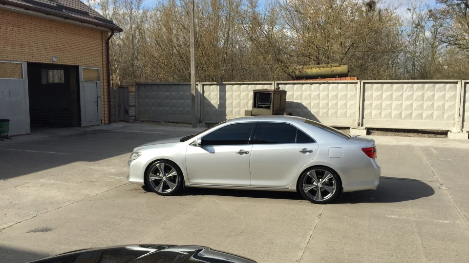 Toyota Camry 3
