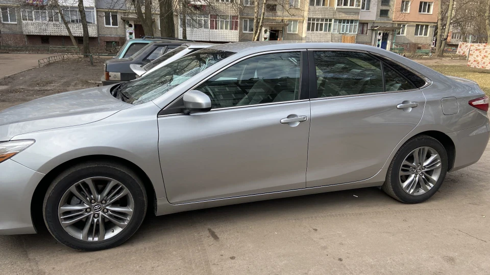 Toyota Camry 3