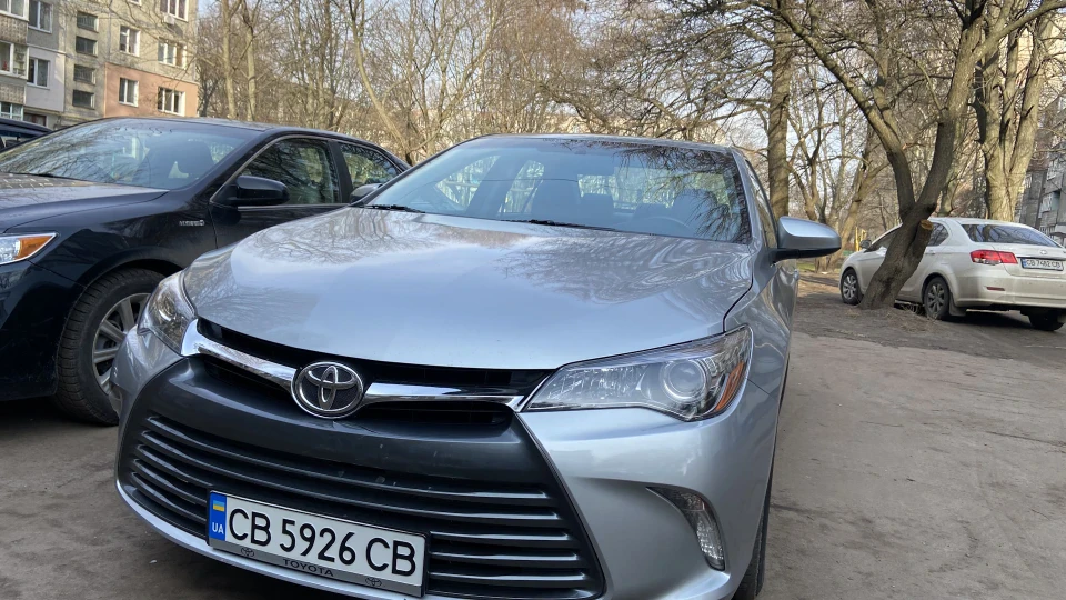 Toyota Camry 4