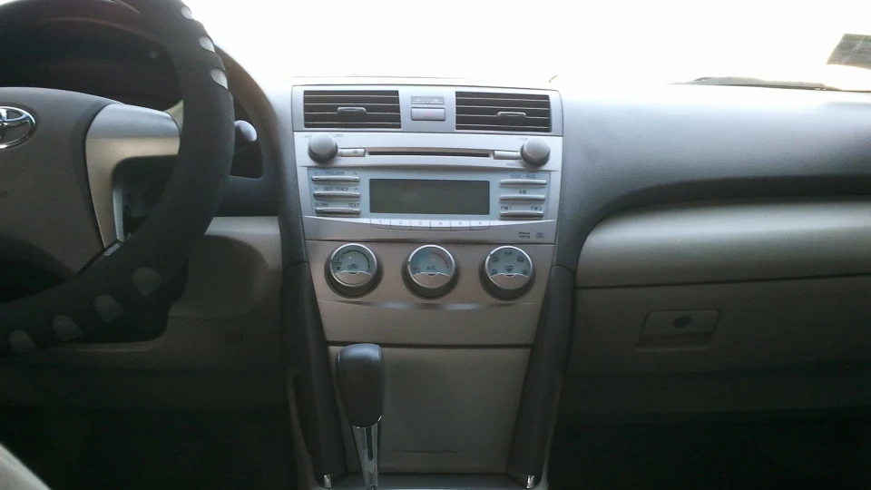 Toyota Camry 4