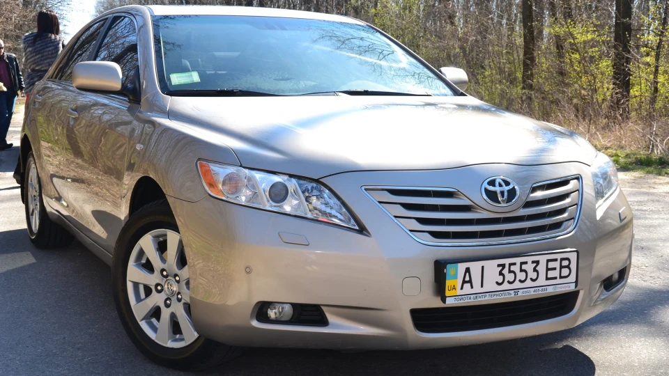 Toyota Camry 3