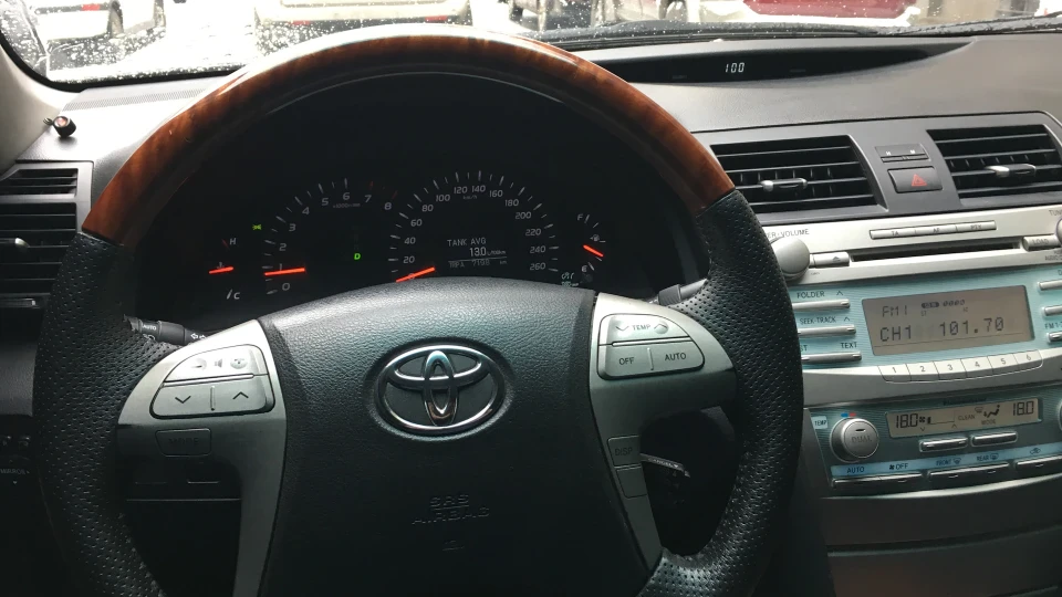 Toyota Camry 4