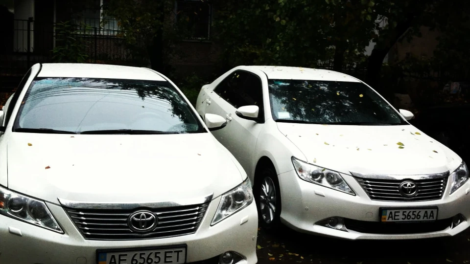 Toyota Camry 4