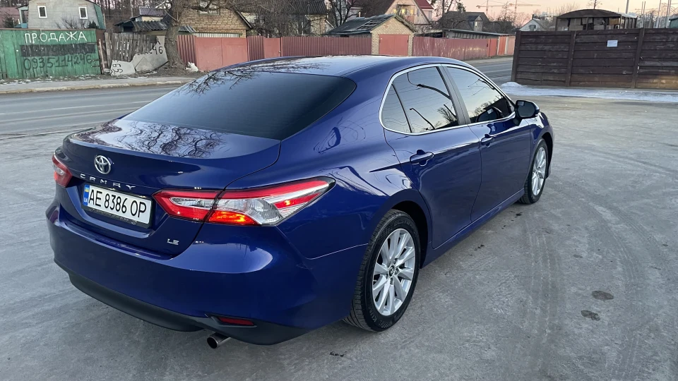 Toyota Camry 3