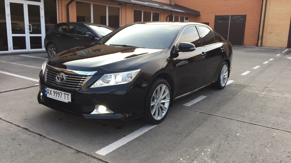 Toyota Camry 2