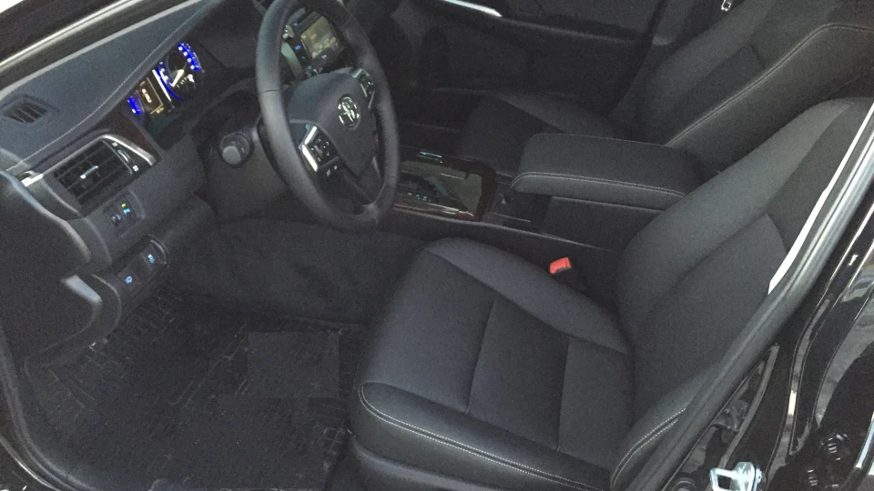 Toyota Camry 4