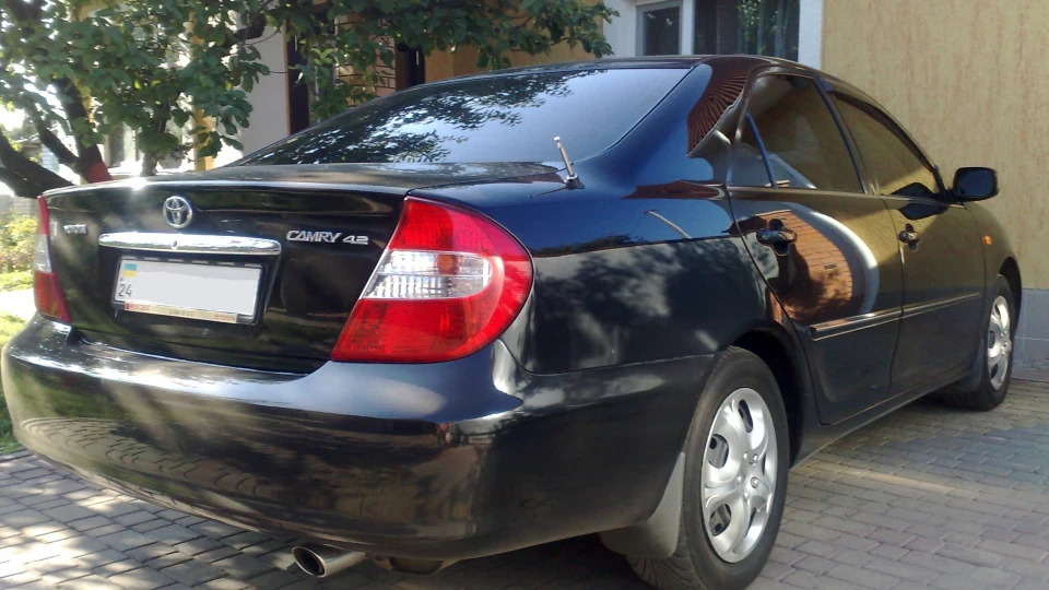 Toyota Camry 2