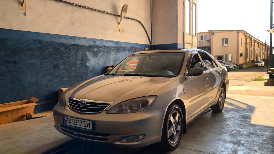 Toyota Camry 3